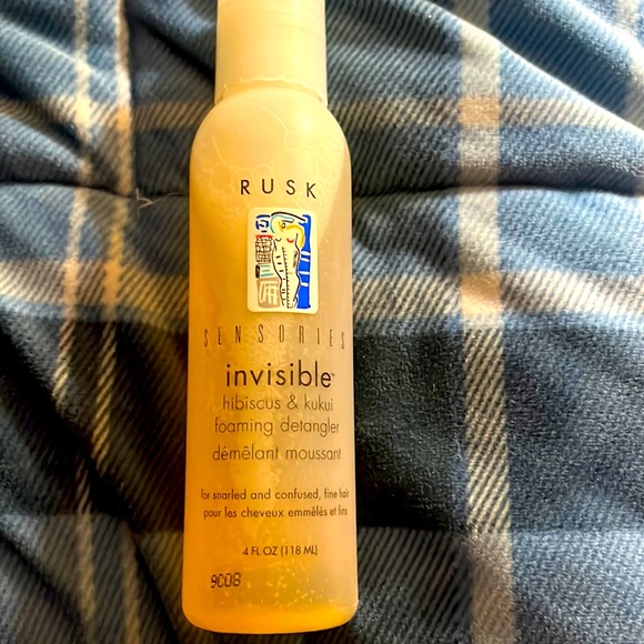 Rusk Invisible Foam Detangler. 4 ounces - Picture 1 of 3
